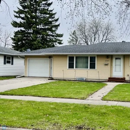 Buy this 3 bed house on 1239 10th Street North in Moorhead, MN 56560