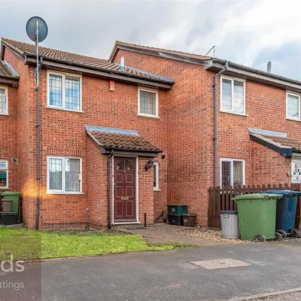 Rent this 1 bed townhouse on Broomfield Avenue in Turnford, EN10 6AX