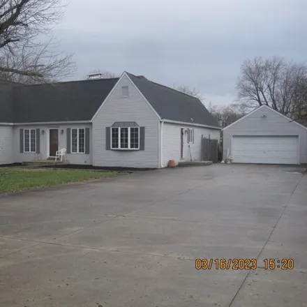 Buy this 5 bed house on 464 East 27th Street in Muncie, IN 47302