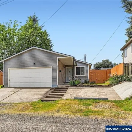 Buy this 3 bed house on 6936 North Richards Street in Portland, OR 97203