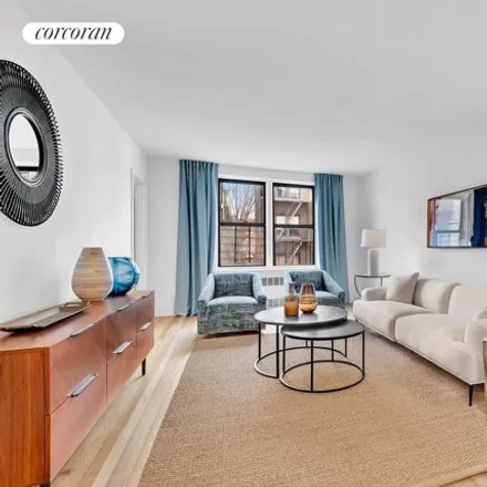 Image 2 - 2830 Briggs Avenue, New York, NY 10458, USA - Apartment for sale