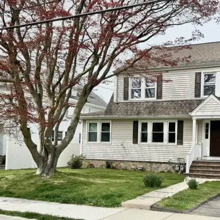 Rent this 2 bed house on 33 Fifth Street in Norwalk, CT 06855