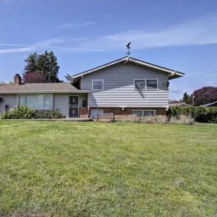 Buy this 3 bed house on 714 Flint Avenue in Vancouver, WA 98664