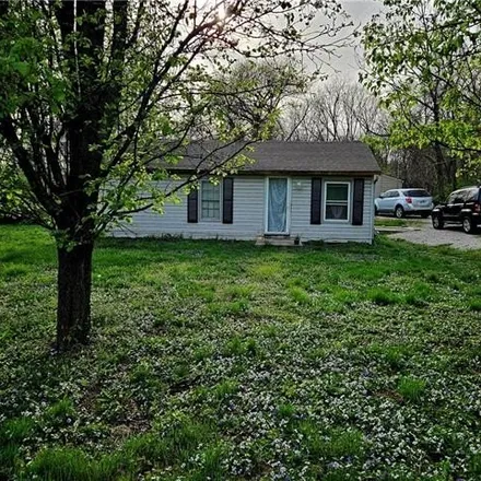 Buy this 3 bed house on 2100 South 98th Street in Grove Center, Edwardsville