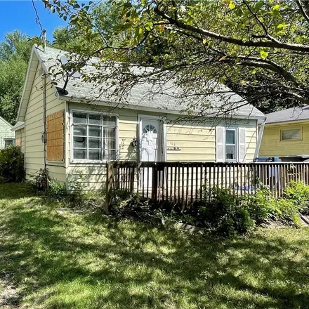 Buy this 2 bed house on Fort Des Moines Presbyterian Church in East Payton Avenue, Des Moines