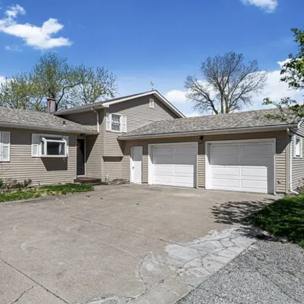 Image 1 - 3422 East Harbor Drive, Pleasant Valley Township, Bettendorf, IA 52722, USA - House for sale