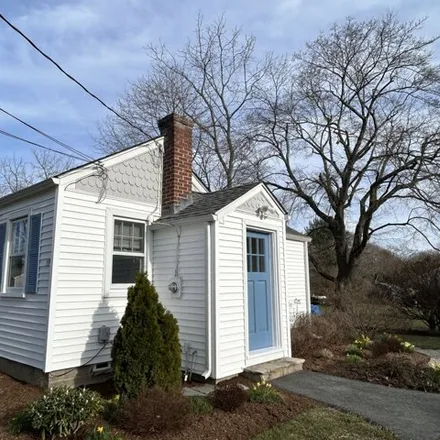 Rent this 1 bed house on 19 Catharine Street in Westbrook, Lower Connecticut River Valley Planning Region