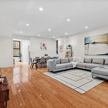 Rent this 3 bed apartment on 316 Church Street in New York, NY 10013