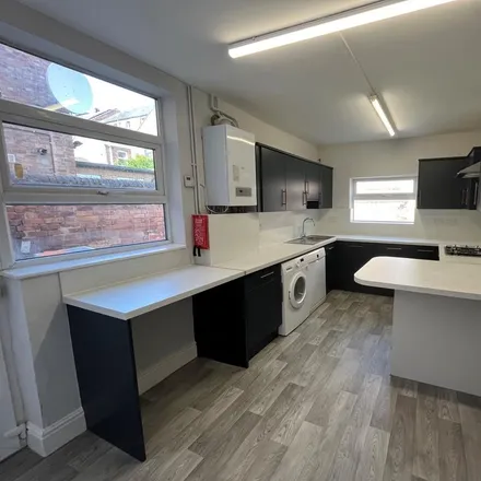 Rent this 6 bed duplex on 104 Noel Street in Nottingham, NG7 6AU