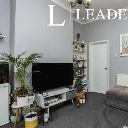 Rent this 2 bed apartment on Sandrock Road in London, SE13 7TP
