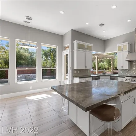 Image 7 - 10961 Willow Heights Drive, Summerlin South, NV 89135, USA - House for sale