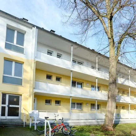Rent this 2 bed apartment on Sültenfuß in Oberhausener Straße, 45476 Mülheim an der Ruhr
