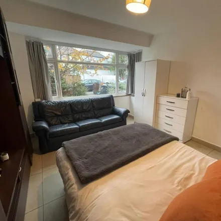 Rent this 1 bed room on Cleveley Crescent in London, W5 1DY