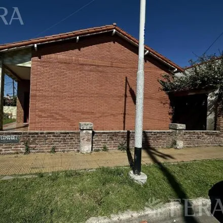 Buy this 2 bed house on Escuela in Caxaraville, Partido de Avellaneda
