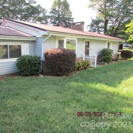 Buy this 3 bed house on 181 Sunrise Circle in Fairway Heights, Shelby