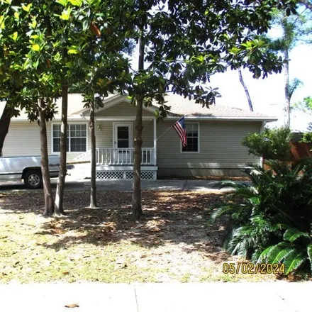 Rent this 3 bed house on 356 Grandview Avenue in Valparaiso, Okaloosa County