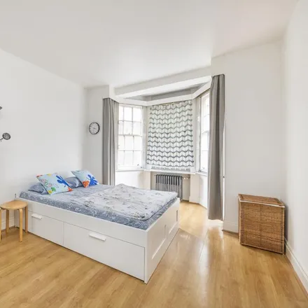 Image 4 - Princess Court, Queensway, London, W2 4QH, United Kingdom - Apartment for rent