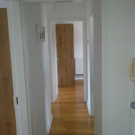 Image 7 - Barnfield Close, London, N4 4SG, United Kingdom - Apartment for rent
