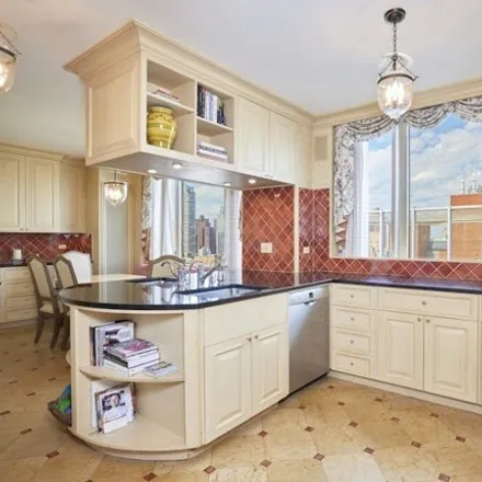 Image 5 - 90 East End Avenue, New York, NY 10028, USA - Condo for sale