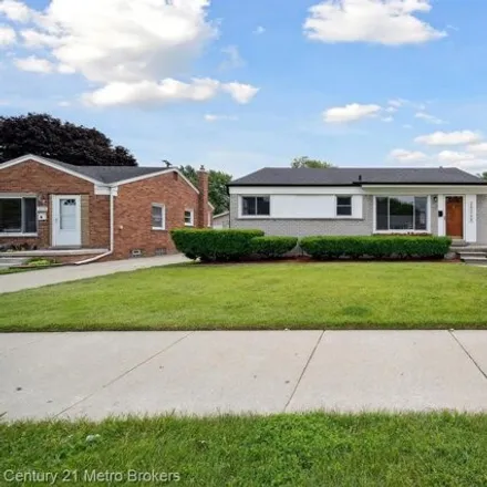 Buy this 3 bed house on 28274 Edward Avenue in Madison Heights, MI 48071