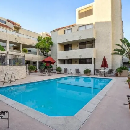 Rent this 3 bed apartment on 2010 Vine Street in Los Angeles, CA 90028