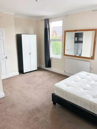 Rent this 1 bed room on 30 College Road in Reading, RG6 1QB
