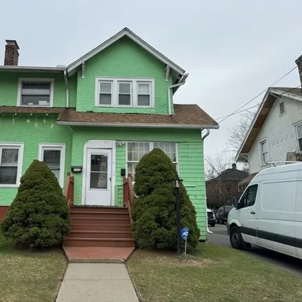 Buy this 3 bed house on 21 Montowese Street in Hartford, CT 06114