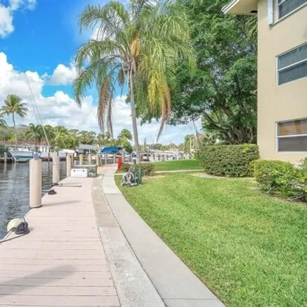 Buy this 1 bed condo on Citrus Isle in Fort Lauderdale, FL 33315