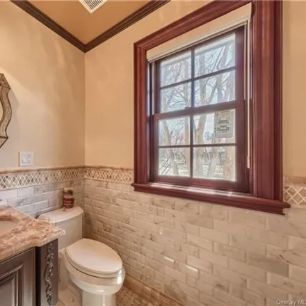 Image 7 - 5-26 Parsons Boulevard, New York, NY 11357, USA - House for sale