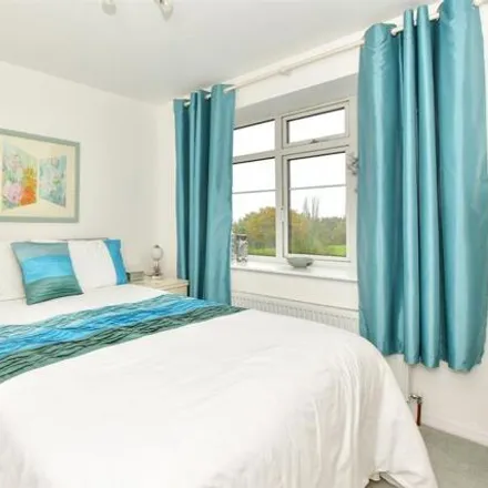 Image 8 - Signal Cottage Bed & Breakfast, 3 Rogersmead, Tenterden, TN30 6LF, United Kingdom - House for sale