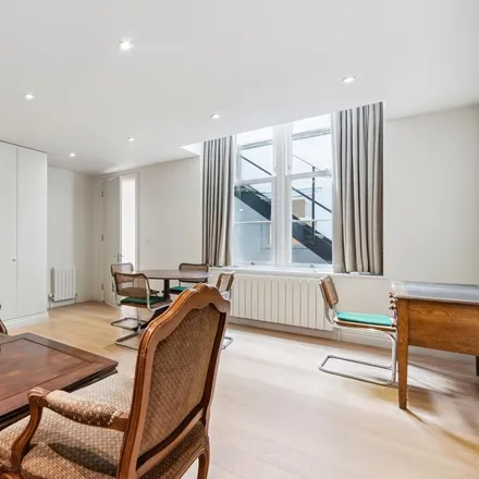 Rent this studio townhouse on 9 Craven Terrace in London, W2 3QH