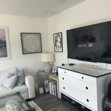 Rent this 1 bed room on 17th & Colorado (17th St/SMC Station) in 17th Street, Santa Monica