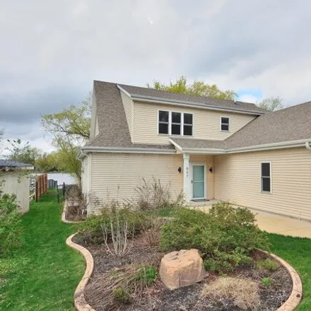 Image 2 - 863 East Shore Drive, Village of Richfield, WI 53033, USA - House for sale