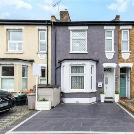 Buy this 3 bed townhouse on Barbers of Bromley in Homesdale Road, Chatterton Village