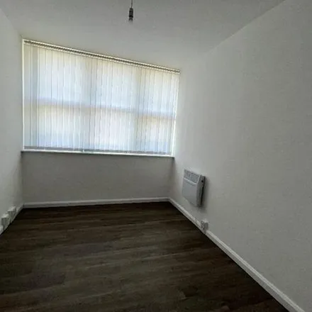 Image 2 - Miles Platting, Oldham Road / opposite Naylor Street, Oldham Road, Manchester, M40 7QW, United Kingdom - Apartment for rent