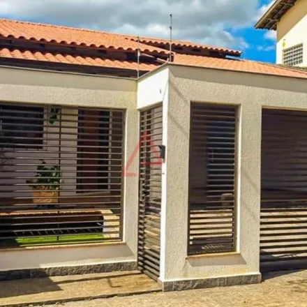 Buy this 3 bed house on Rua Inajá in Antares, Londrina - PR