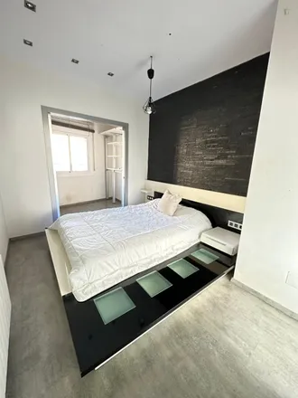 Rent this 4 bed room on Passeig de Fabra i Puig in 08001 Barcelona, Spain