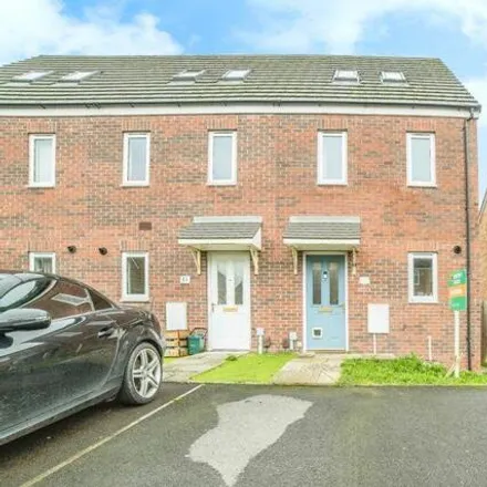 Buy this 3 bed townhouse on Clos Maes Dyfan in Barry, CF63 1SJ