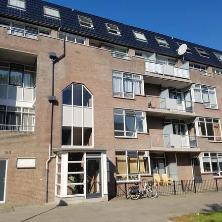 Rent this 3 bed apartment on Spiegelnisserkade 152 in 3031 VM Rotterdam, Netherlands