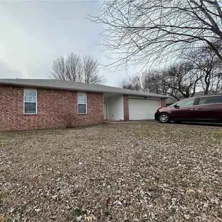 Rent this 3 bed house on 279 Township Drive in Centerton, AR 72719