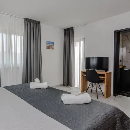 Rent this 4 bed house on Posedarje in Jadranska ulica, 23242 Općina Posedarje