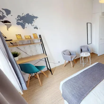 Rent this 5 bed room on 152 Rue de la Convention in 75015 Paris, France