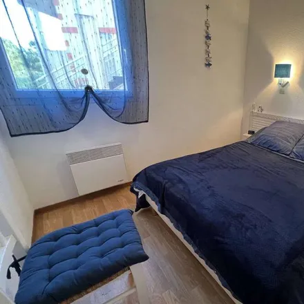 Rent this 2 bed apartment on Le Verdon in Rue de la Gare, 33123 Le Verdon-sur-Mer
