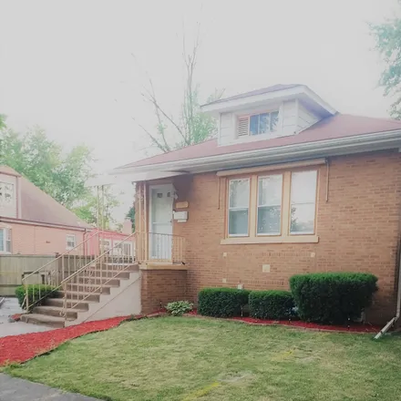 Buy this 2 bed house on 17910 Community Street in Lansing, IL 60438