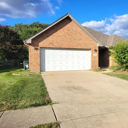 Buy this 3 bed house on 2127 Autumn Haze Trail in Miami Township, OH 45342