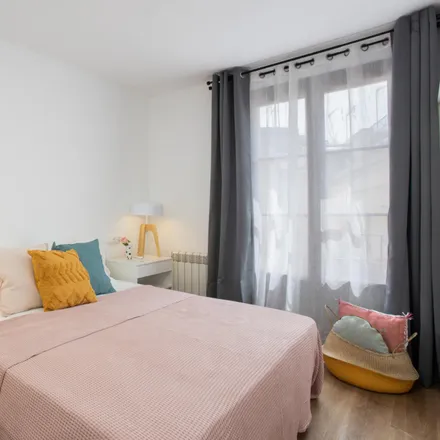 Rent this 2 bed apartment on 365 Cafe in Carrer de l'Hospital, 08001 Barcelona