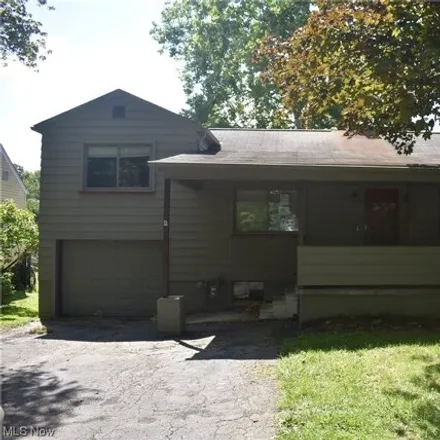 Buy this 2 bed house on 323 Tibbetts Wick Road in Girard, OH 44420