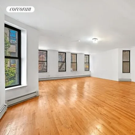 Image 4 - 517 East 11th Street, New York, NY 10009, USA - Condo for sale