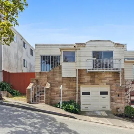 Buy this 2 bed house on 1433 Innes Avenue in San Francisco, CA 94124