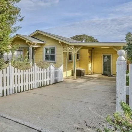 Image 2 - 720 Lily Street, Monterey, CA 93940, USA - House for sale
